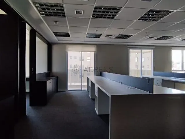 Conjunto comercial à venda ou para alugar, no bairro Vila Nova Conceição em São Paulo