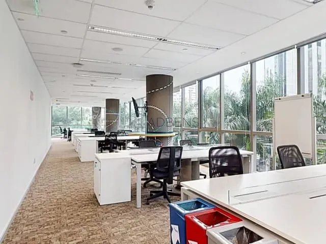 Sala com 450m², para alugar, no bairro Vila Nova Conceição em São Paulo