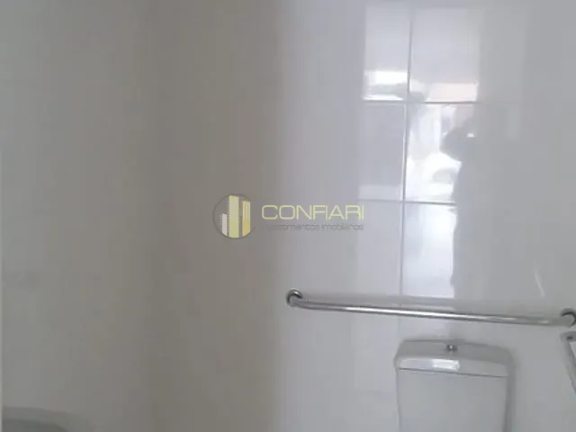 Sala à venda, no bairro Meia Praia em Itapema