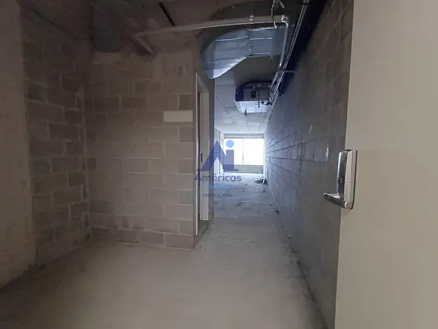 Sala à venda ou para alugar, no bairro Recreio dos Bandeirantes em Rio de Janeiro