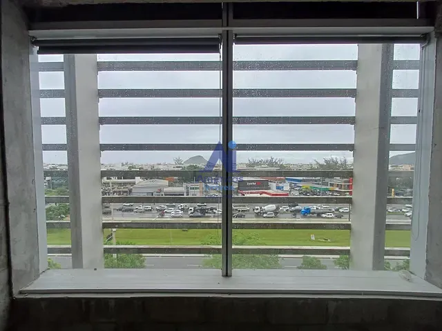 Sala à venda ou para alugar, no bairro Recreio dos Bandeirantes em Rio de Janeiro