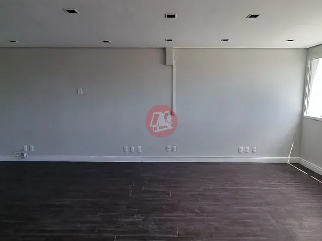 Sala à venda, no bairro Floresta em Porto Alegre