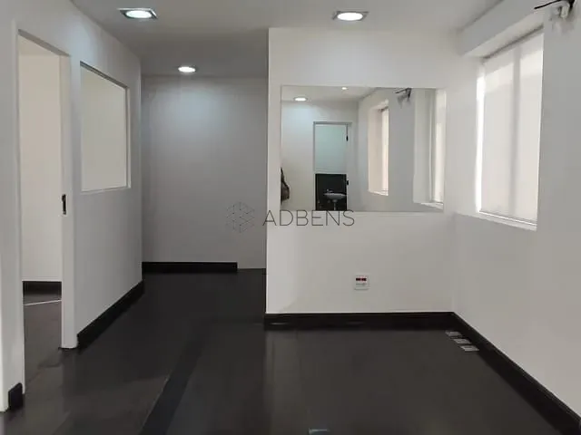 Sala para alugar, no bairro Cerqueira César em São Paulo