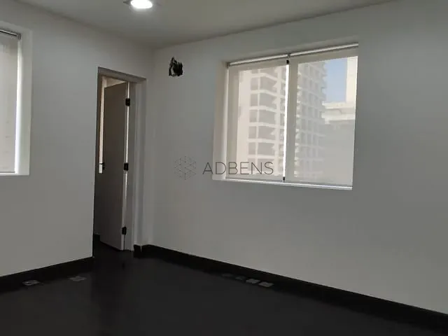 Sala para alugar, no bairro Cerqueira César em São Paulo