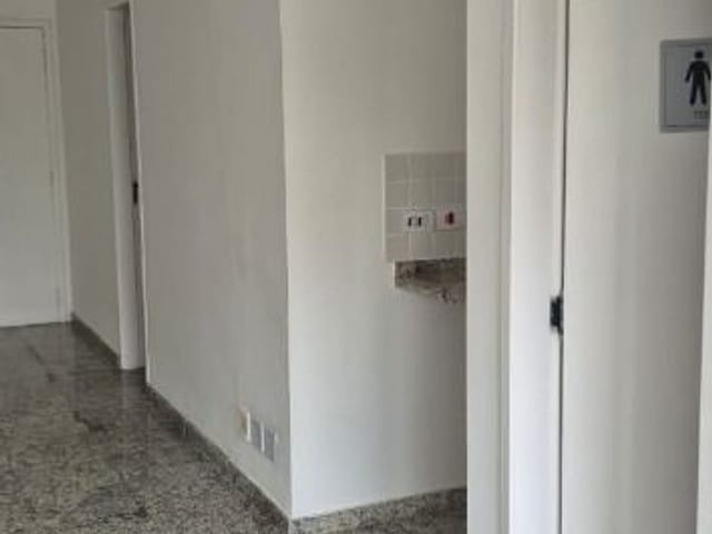 Sala à venda, no bairro Vila Mariana em São Paulo