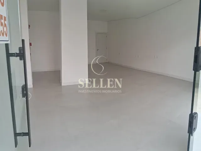 Sala para alugar, no bairro Nações em Balneário Camboriú