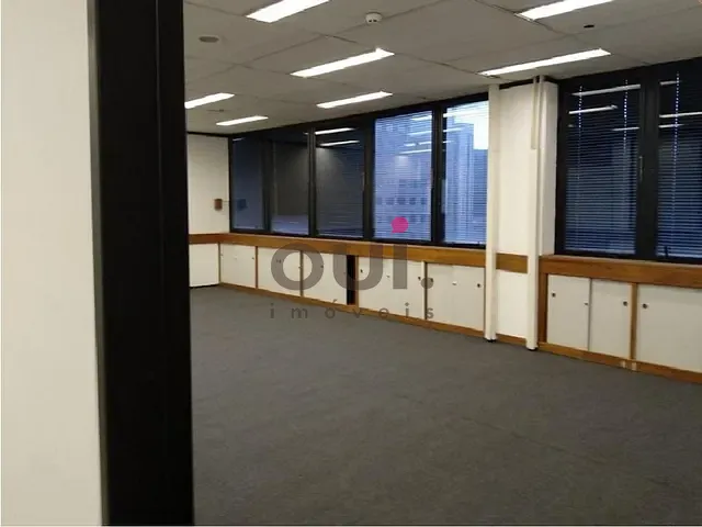 Sala para alugar, no bairro Chácara Santo Antônio (Zona Sul) em São Paulo