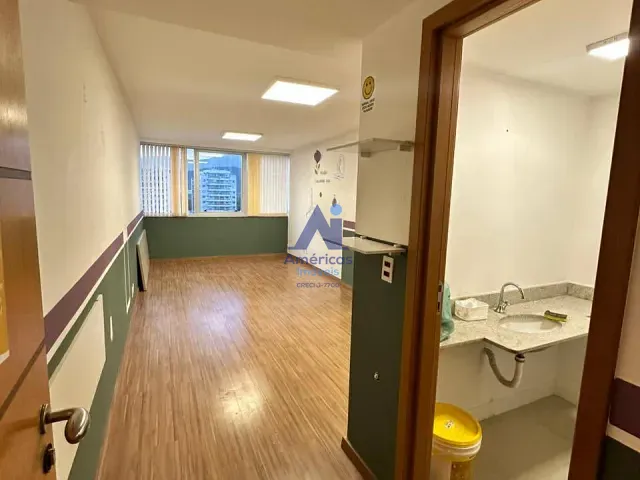 Sala com 26m², para alugar, no bairro Recreio dos Bandeirantes em Rio de Janeiro