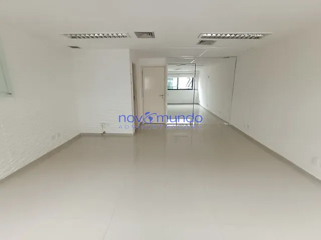 Sala com 32m², para alugar, no bairro Barra da Tijuca em Rio de Janeiro