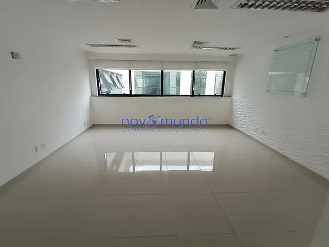 Sala com 32m², para alugar, no bairro Barra da Tijuca em Rio de Janeiro