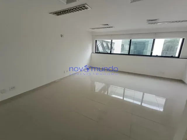 Sala com 32m², para alugar, no bairro Barra da Tijuca em Rio de Janeiro