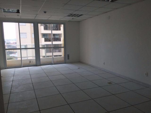 Sala com 32m², para alugar, no bairro Vila Formosa em São Paulo