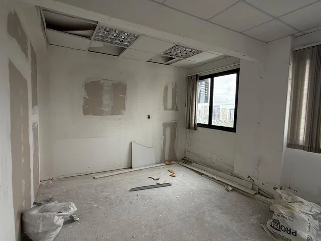 Sala à venda, no bairro Alphaville Centro Industrial e Empresarial/Alphaville. em Barueri