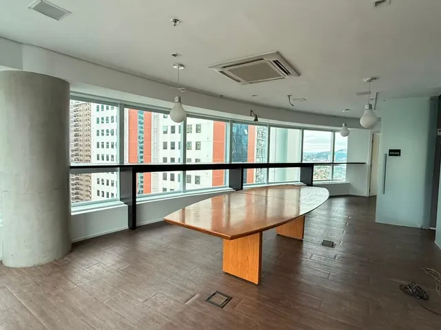 Sala para alugar, no bairro Alphaville Centro Industrial e Empresarial/Alphaville. em Barueri