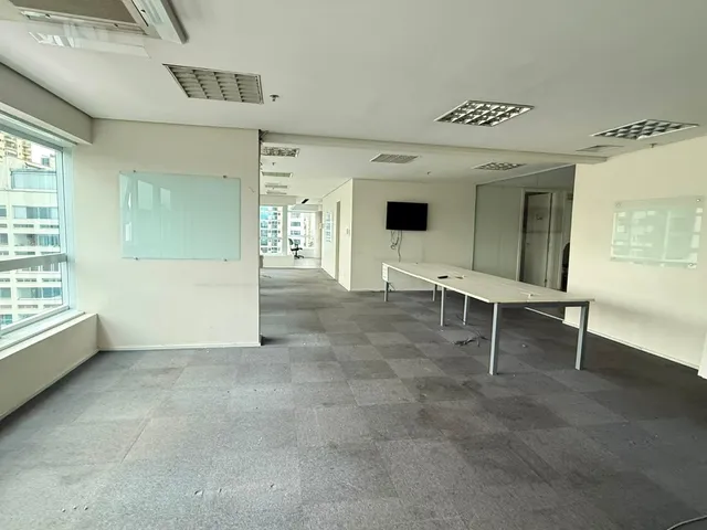 Sala para alugar, no bairro Alphaville Centro Industrial e Empresarial/Alphaville. em Barueri