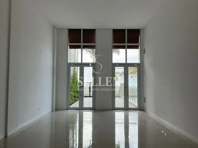 Sala com 220m², à venda, no bairro Centro em Balneário Camboriú