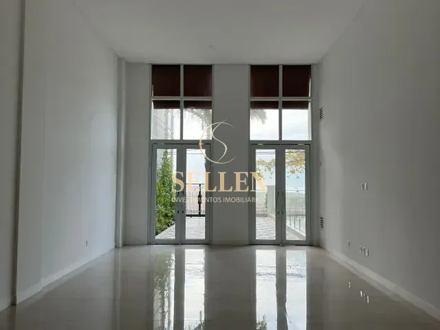Sala com 220m², à venda, no bairro Centro em Balneário Camboriú