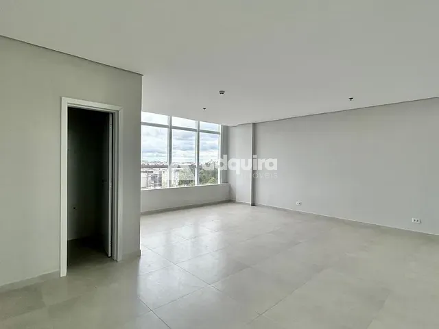 Sala com 106m², para alugar, no bairro Nova Rússia em Ponta Grossa