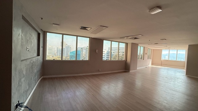 Sala para alugar, no bairro Sítio Tamboré Alphaville em Barueri