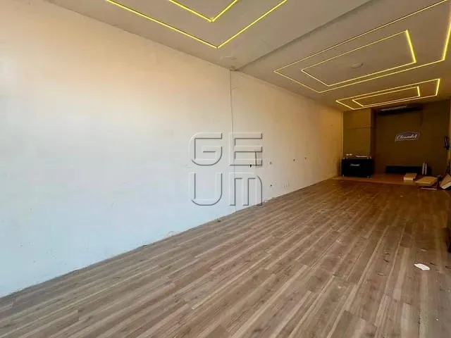 Sala para alugar, no bairro Centro em Londrina