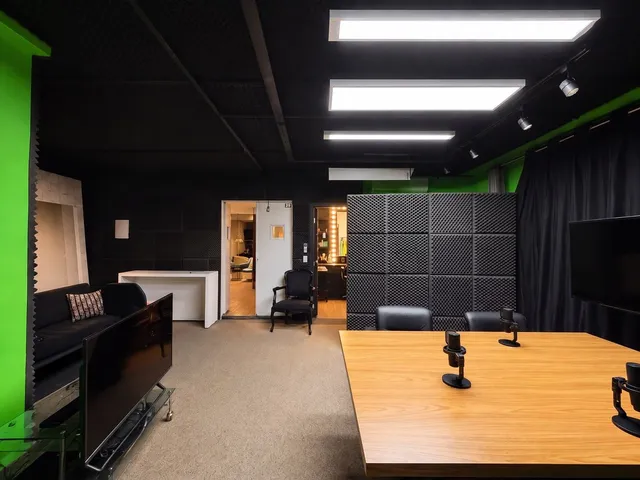 Sala para alugar, no bairro Alphaville Centro Industrial e Empresarial/Alphaville. em Barueri