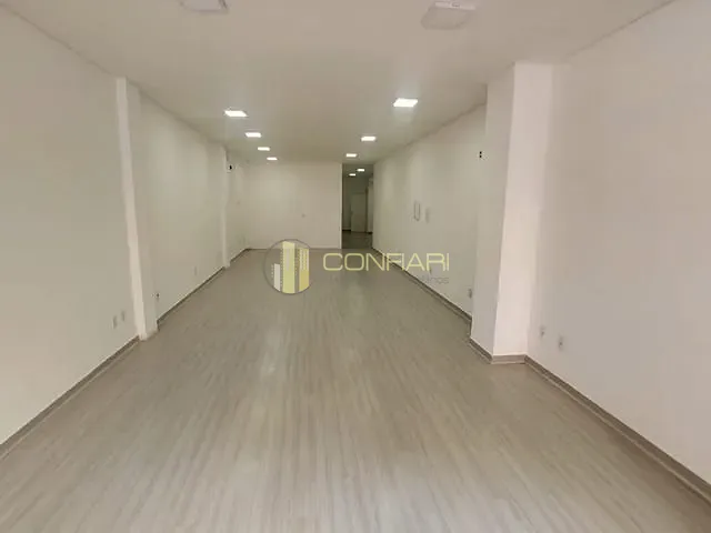 Sala com 150m², para alugar, no bairro Meia Praia em Itapema
