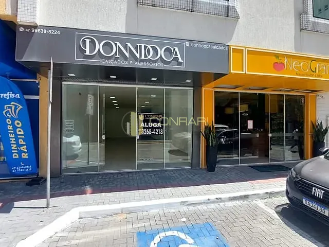 Sala com 150m², para alugar, no bairro Meia Praia em Itapema