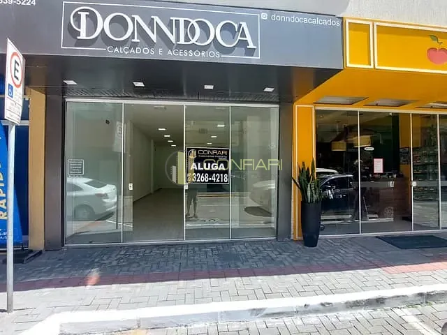 Sala com 150m², para alugar, no bairro Meia Praia em Itapema