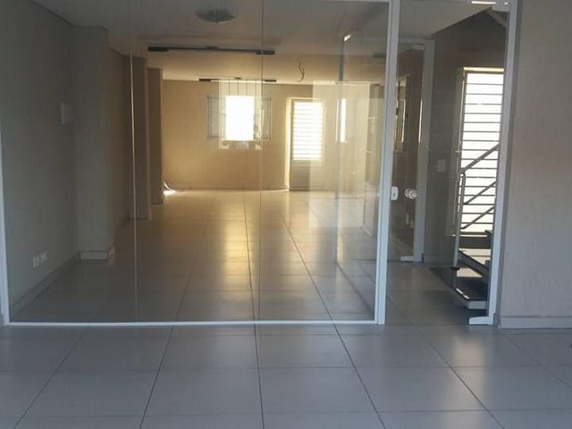 Sala com 90m², para alugar, no bairro Cambuci em São Paulo