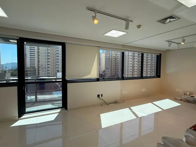Sala à venda, no bairro Alphaville Centro Industrial e Empresarial/Alphaville. em Barueri