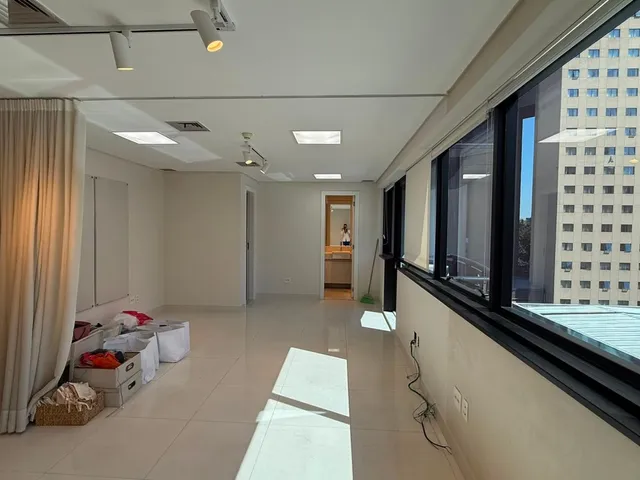 Sala à venda, no bairro Alphaville Centro Industrial e Empresarial/Alphaville. em Barueri