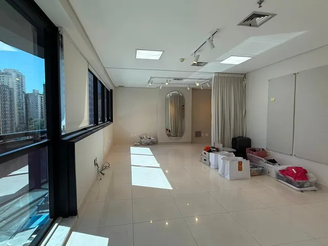 Sala à venda, no bairro Alphaville Centro Industrial e Empresarial/Alphaville. em Barueri