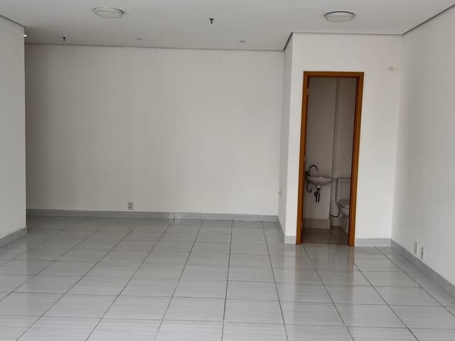 Sala com 45m², à venda, no bairro Mirandópolis em São Paulo