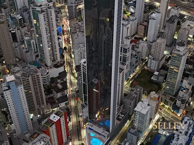 Sala 4 quartos e 5 banheiros, para alugar, no bairro Barra Sul em Balneário Camboriú