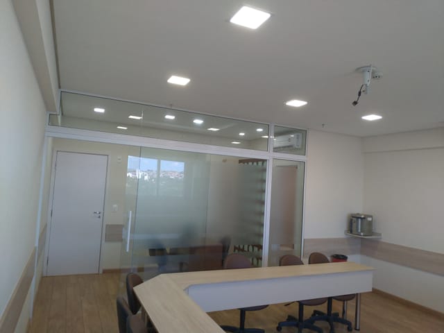 Sala com 40m², à venda, no bairro Parque Senhor do Bonfim em Taubaté