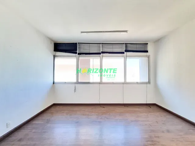 Sala com 32m², à venda, no bairro Centro em São José dos Campos