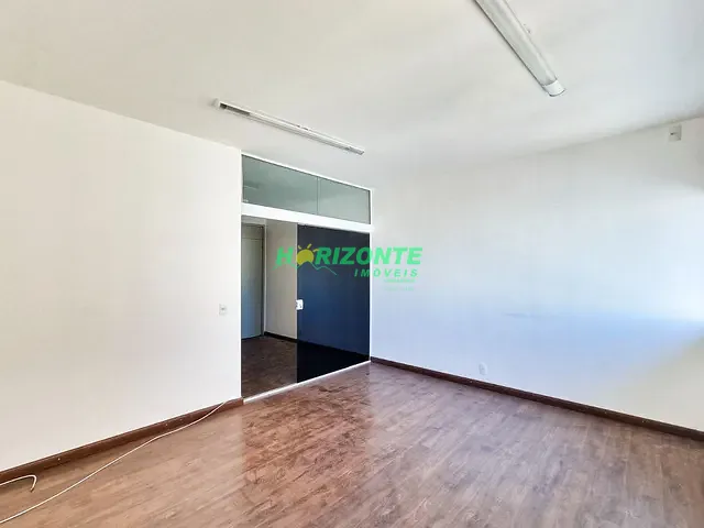 Sala com 32m², à venda, no bairro Centro em São José dos Campos