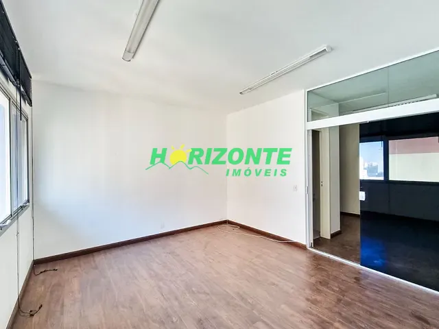 Sala com 32m², à venda, no bairro Centro em São José dos Campos