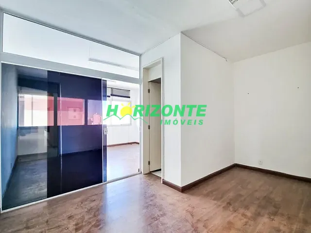 Sala com 32m², à venda, no bairro Centro em São José dos Campos