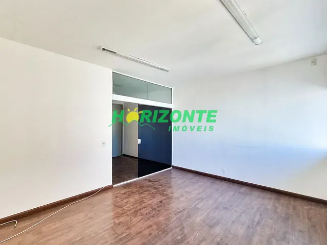 Sala com 32m², à venda, no bairro Centro em São José dos Campos