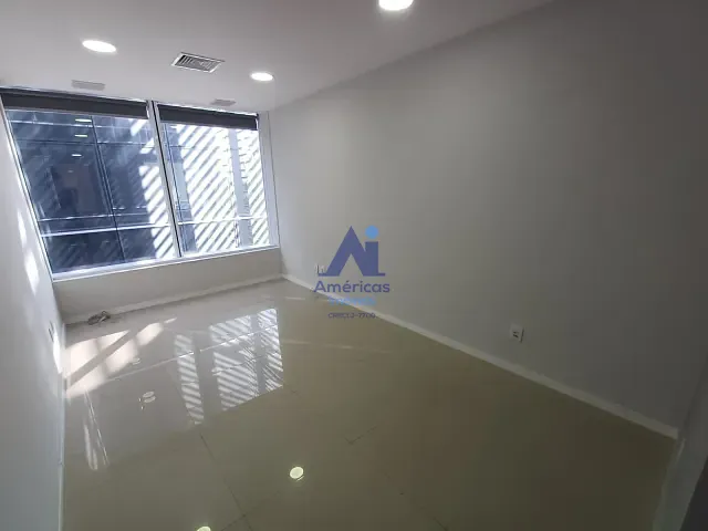 Sala à venda, no bairro Recreio dos Bandeirantes em Rio de Janeiro