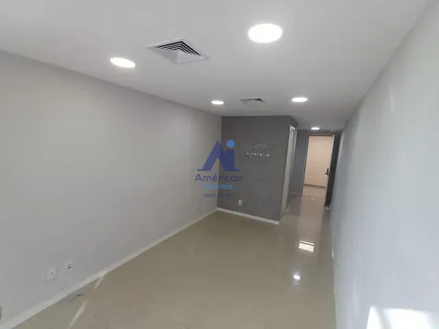Sala à venda, no bairro Recreio dos Bandeirantes em Rio de Janeiro