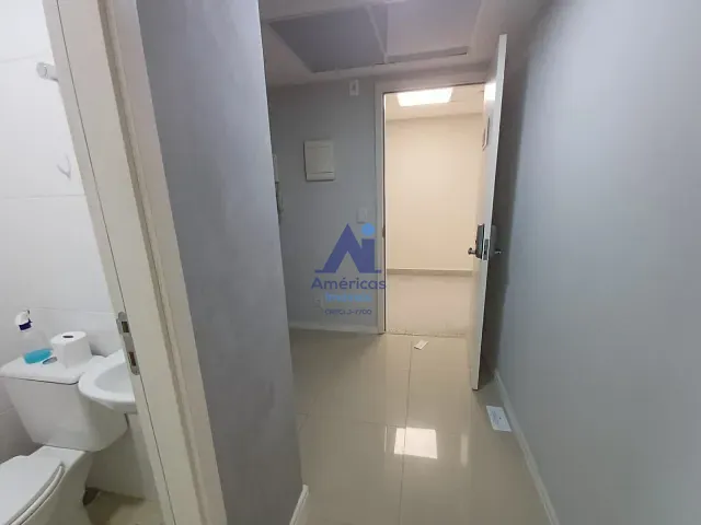 Sala à venda, no bairro Recreio dos Bandeirantes em Rio de Janeiro