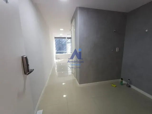 Sala à venda, no bairro Recreio dos Bandeirantes em Rio de Janeiro