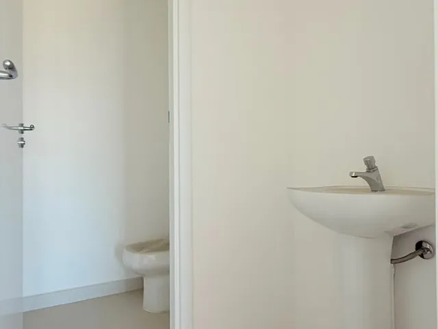 Sala à venda, no bairro Dezoito do Forte Empresarial/Alphaville. em Barueri