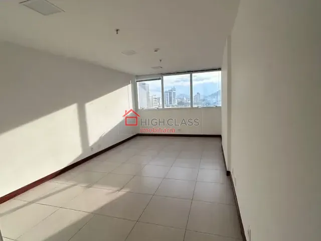 Sala para alugar, no bairro Praia da Costa em Vila Velha