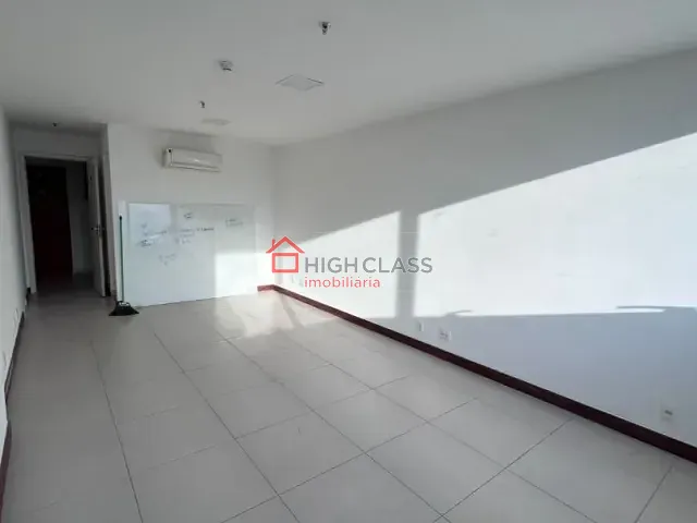Sala para alugar, no bairro Praia da Costa em Vila Velha