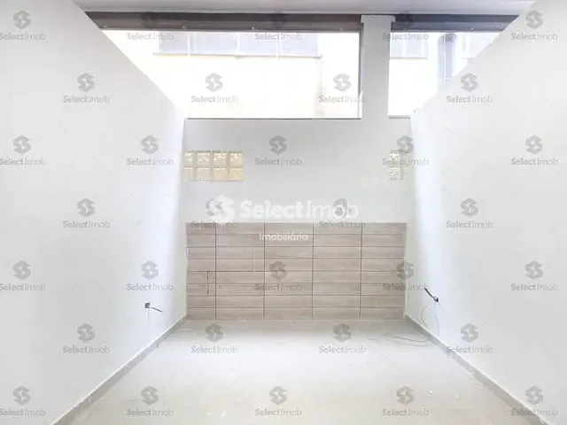 Sala com 12m², para alugar, no bairro Jardim Quarto Centenário em Mauá