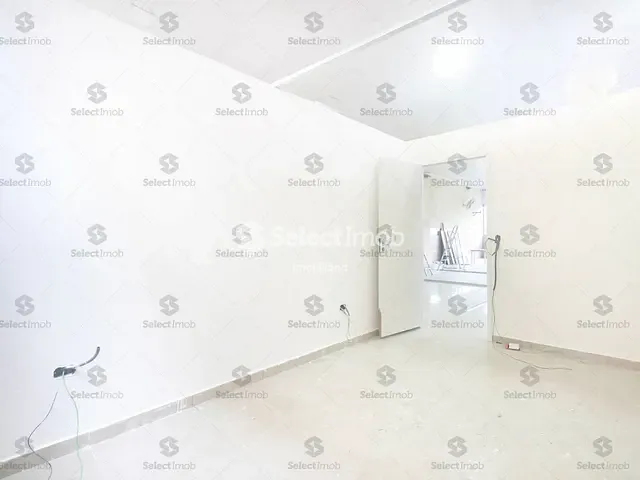 Sala com 12m², para alugar, no bairro Jardim Quarto Centenário em Mauá