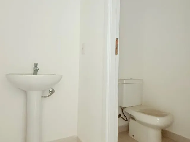 Sala à venda, no bairro Dezoito do Forte Empresarial/Alphaville. em Barueri
